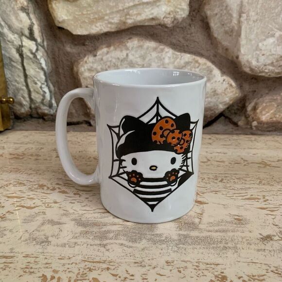 NWOT Hello kitty Thief  halloween mug sanriocore halloweencore - Picture 1 of 8
